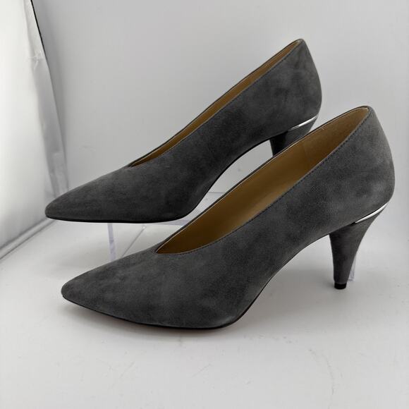 Michael Kors Lizzy Mid Pump Soft Suede Charcoal Grey Size 5 EUC w/ box - Picture 4 of 11